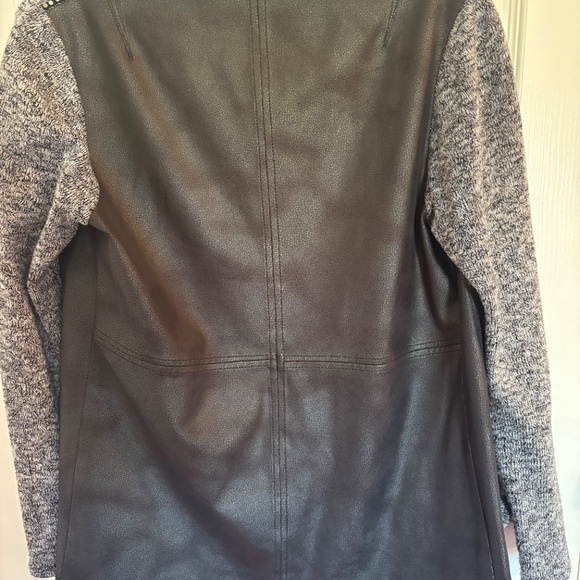 VEX black knit/pleather cardigan 🖤🩶 - Picture 6 of 7